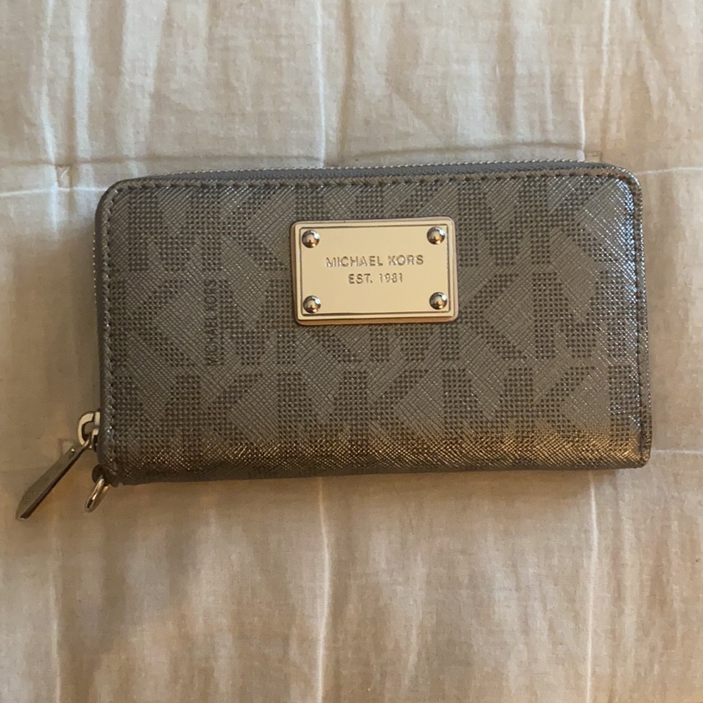 michael kors wallet